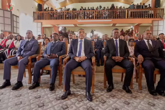 ce ftp import images mrngtrnnyg aadaceebef fbabaffdbbca avif